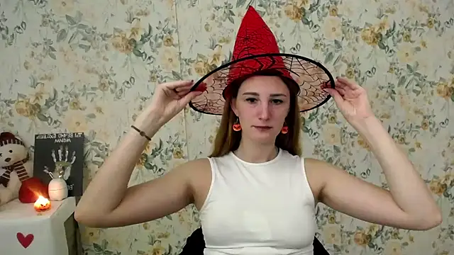 Snapshot of Milana_Cutie_ chatting on 10/31/25, 07:31 Milana Cutie  online show from 10/31/25, 07:31