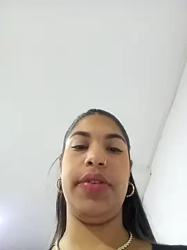 Snapshot of Violet_and_Paul chatting on 10/13/25, 01:38 Violet and Paul online show from 10/13/25, 01:38