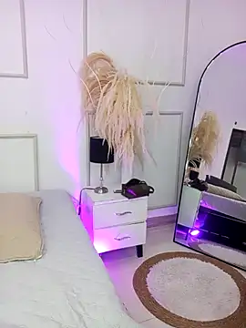 Snapshot of Violet_and_Paul chatting on 10/24/25, 03:36 Violet and Paul online show from 10/24/25, 03:36