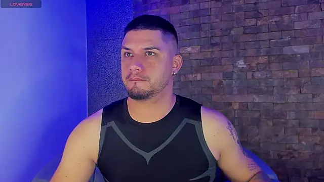 Jacob19  online show from 10/03/25, 01:57