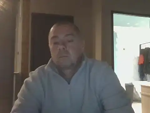 Snapshot of hugoboys4576 chatting on 11/03/25, 05:47 hugoboys4576 online show from 11/03/25, 05:47