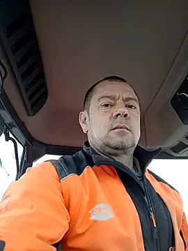 Snapshot of hugoboys4576 chatting on 11/18/25, 08:52 hugoboys4576 online show from 11/18/25, 08:52