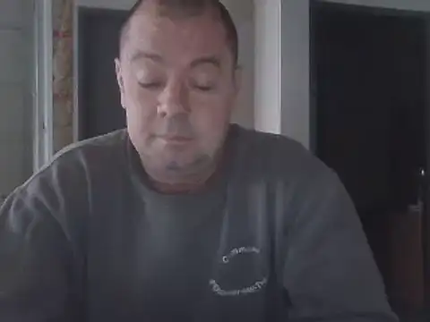 Snapshot of hugoboys4576 chatting on 11/28/25, 11:24 hugoboys4576 online show from 11/28/25, 11:24