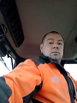 Snapshot of hugoboys4576 chatting on 12/16/25, 08:52 hugoboys4576 online show from 12/16/25, 08:52