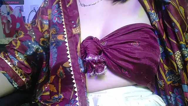 Snapshot of kashvi_ chatting on 05/14/26, 08:15 kashvi online show from 05/14/26, 08:15
