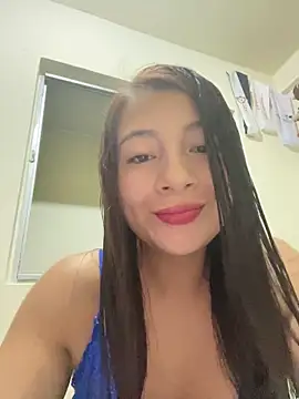 Snapshot of Karlee_Grey1 chatting on 10/21/25, 01:50 Karlee Grey1 online show from 10/21/25, 01:50