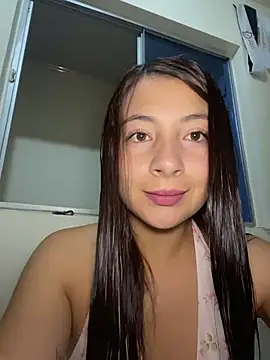 Snapshot of Karlee_Grey1 chatting on 10/28/25, 02:15 Karlee Grey1 online show from 10/28/25, 02:15