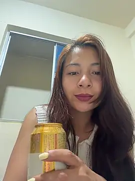 Snapshot of Karlee_Grey1 chatting on 02/01/26, 02:43 Karlee Grey1 online show from 02/01/26, 02:43