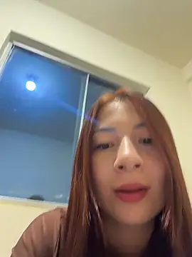 Snapshot of Karlee_Grey1 chatting on 04/17/26, 02:14 Karlee Grey1 online show from 04/17/26, 02:14