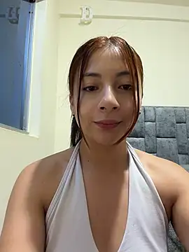 Snapshot of Karlee_Grey1 chatting on 04/21/26, 03:24 Karlee Grey1 online show from 04/21/26, 03:24