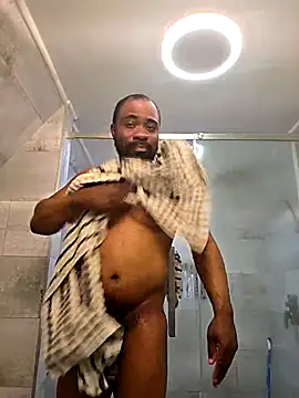 Snapshot of bigsize40 chatting on 10/24/25, 01:57 bigsize40 online show from 10/24/25, 01:57