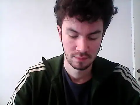 Snapshot of Lor92- chatting on 09/18/25, 12:40 Lor92- online show from 09/18/25, 12:40