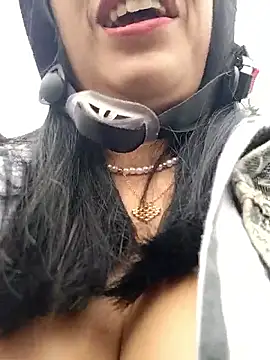 Snapshot of MILA__06 chatting on 10/08/25, 02:36 MILA 06 online show from 10/08/25, 02:36