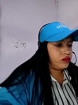 Snapshot of MILA__06 chatting on 10/28/25, 02:31 MILA 06 online show from 10/28/25, 02:31