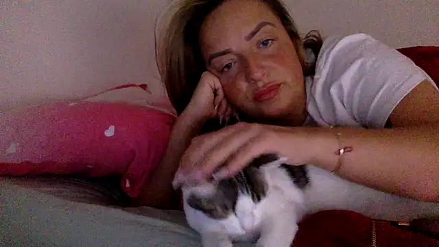 Snapshot of QueenStacyxox chatting on 09/24/25, 08:28 QueenStacyxox online show from 09/24/25, 08:28