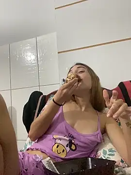 loirinhaaa online show from 09/19/25, 02:13