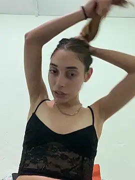 loirinhaaa online show from 10/12/25, 02:21