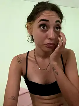 loirinhaaa online show from 10/19/25, 02:07