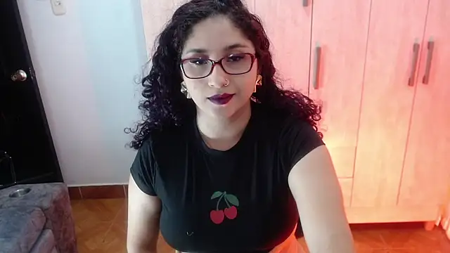 Gia Dior online show from 10/24/25, 11:34