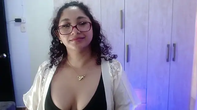 Gia Dior online show from 10/29/25, 12:07