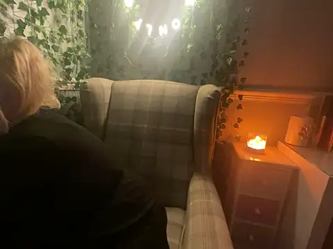 Snapshot of BonnyDesire chatting on 11/21/25, 08:07 BonnyDesire online show from 11/21/25, 08:07