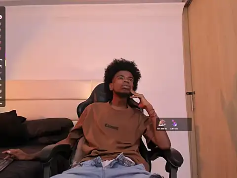 Snapshot of AllexJacob chatting on 11/05/25, 01:22 AllexJacob online show from 11/05/25, 01:22