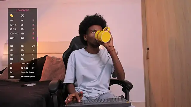 Snapshot of AllexJacob chatting on 11/08/25, 07:34 AllexJacob online show from 11/08/25, 07:34