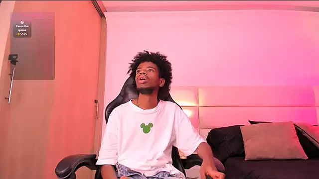 Snapshot of AllexJacob chatting on 11/29/25, 01:14 AllexJacob online show from 11/29/25, 01:14