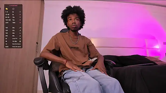 Snapshot of AllexJacob chatting on 12/15/25, 01:15 AllexJacob online show from 12/15/25, 01:15