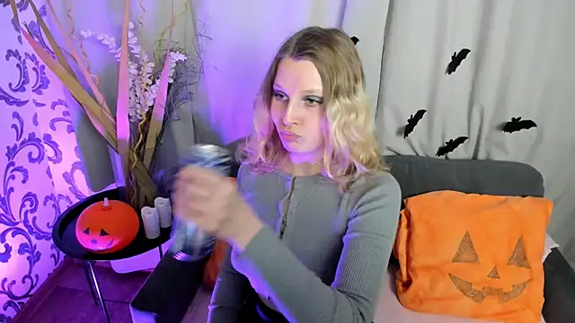 Snapshot of _Velvet_peach_ chatting on 11/02/25, 11:01 Velvet peach online show from 11/02/25, 11:01