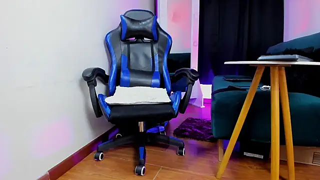 Charliejones  online show from 10/30/25, 12:12