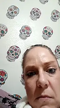 Snapshot of curvybabe88 chatting on 11/10/25, 07:40 curvybabe88 online show from 11/10/25, 07:40