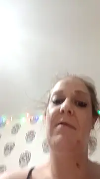 Snapshot of curvybabe88 chatting on 11/20/25, 08:47 curvybabe88 online show from 11/20/25, 08:47