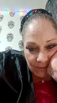 Snapshot of curvybabe88 chatting on 11/26/25, 06:36 curvybabe88 online show from 11/26/25, 06:36