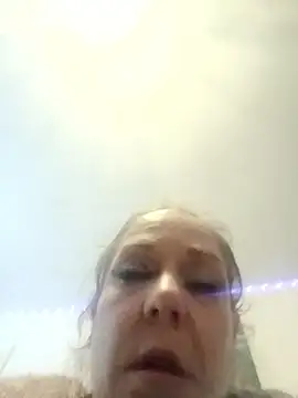 Snapshot of curvybabe88 chatting on 12/16/25, 05:07 curvybabe88 online show from 12/16/25, 05:07