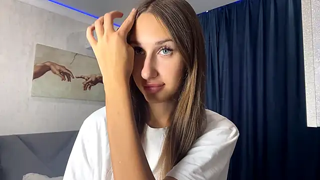 Snapshot of DarkSignal chatting on 09/26/25, 09:13 DarkSignal online show from 09/26/25, 09:13