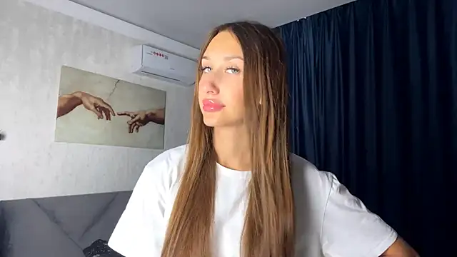 Snapshot of DarkSignal chatting on 09/29/25, 09:14 DarkSignal online show from 09/29/25, 09:14