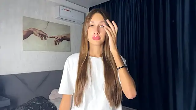 Snapshot of DarkSignal chatting on 09/30/25, 09:14 DarkSignal online show from 09/30/25, 09:14