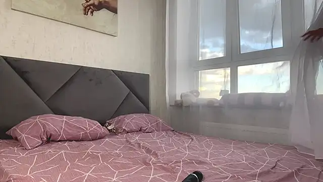 Snapshot of DarkSignal chatting on 10/12/25, 12:26 DarkSignal online show from 10/12/25, 12:26