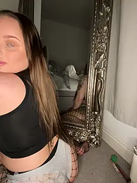 Snapshot of alijay02xo chatting on 09/29/25, 02:22 alijay02xo online show from 09/29/25, 02:22