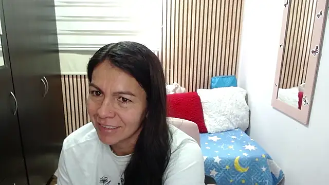 camilavargas  online show from 06/09/26, 07:03