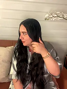 Snapshot of Ssusann_Pink chatting on 10/24/25, 04:20 Ssusann Pink online show from 10/24/25, 04:20