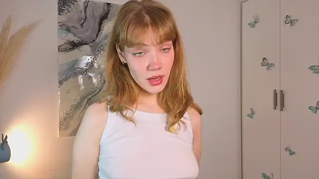 Snapshot of pienaple chatting on 10/22/25, 04:46 pienaple online show from 10/22/25, 04:46