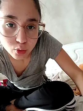 Snapshot of linameii chatting on 10/06/25, 04:37 linameii online show from 10/06/25, 04:37