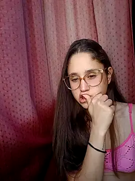 Snapshot of linameii chatting on 11/17/25, 06:35 linameii online show from 11/17/25, 06:35