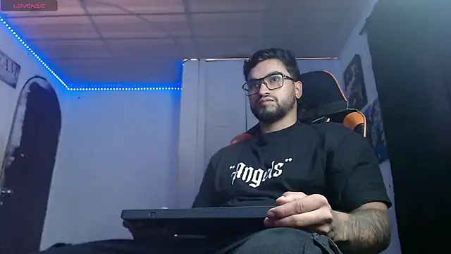 Chrys harris77 online show from 12/05/25, 07:10