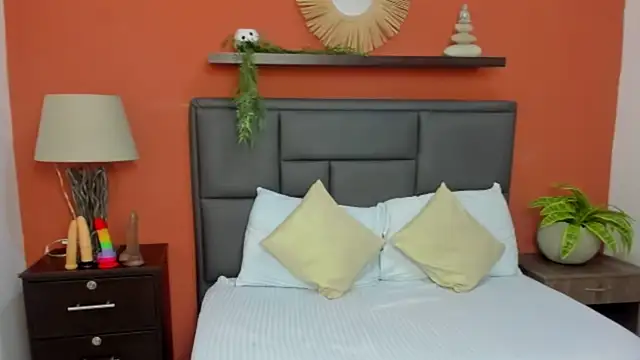 molly lovee  online show from 10/02/25, 12:01