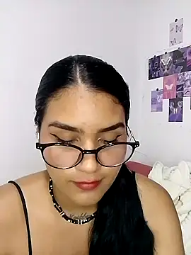 Renata Zoe online show from 10/11/25, 02:33