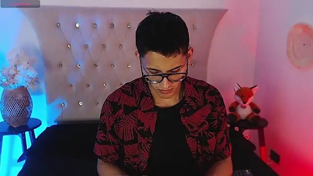 Snapshot of SalvadorFit chatting on 09/24/25, 08:56 SalvadorFit online show from 09/24/25, 08:56