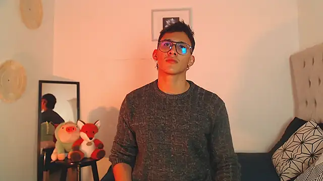 Snapshot of SalvadorFit chatting on 11/11/25, 08:53 SalvadorFit online show from 11/11/25, 08:53